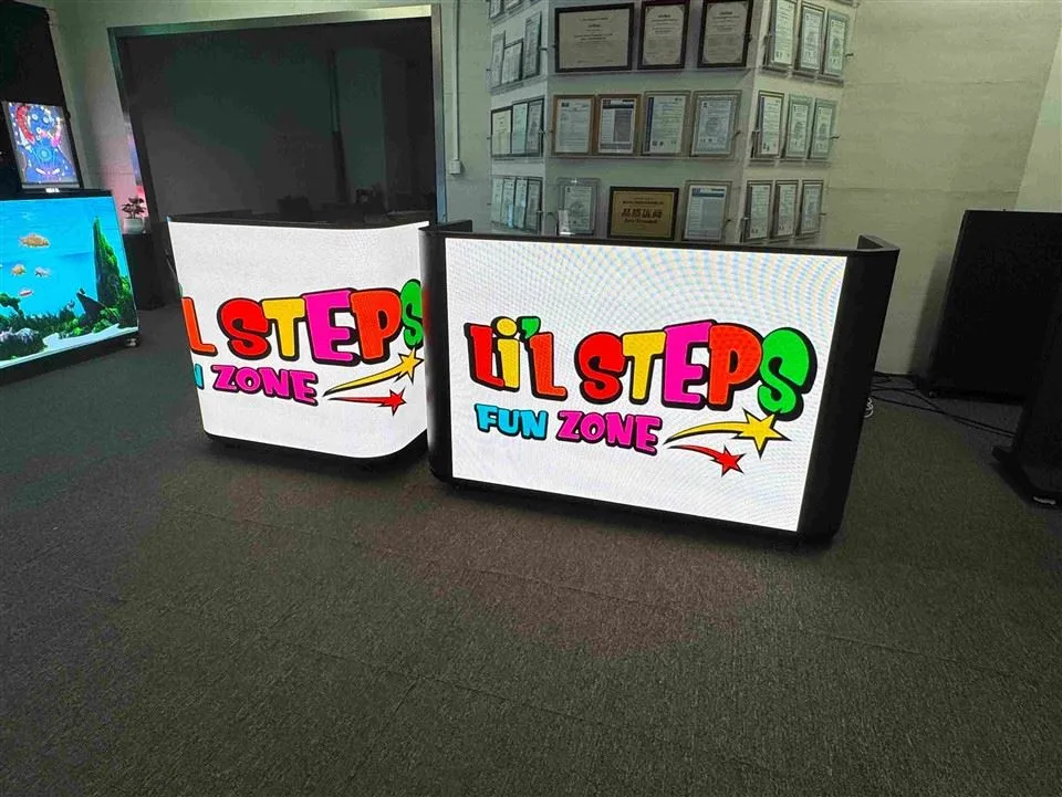 Draagbare DJ-booth met LED-videomuurscherm